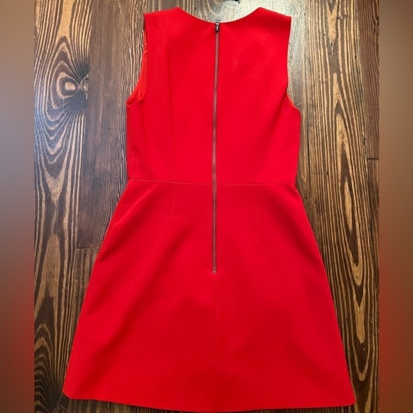ALICE + OLIVIA Lennon Surplice Sleeveless Side Zip Mini Cocktail Dress - Picture 11 of 11